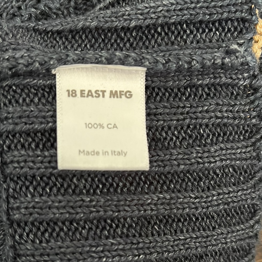 Navy Blue Patterned Men's Sweater by 18 East MFG.  ( Made in Italy- size Large) - Picture 3 of 5